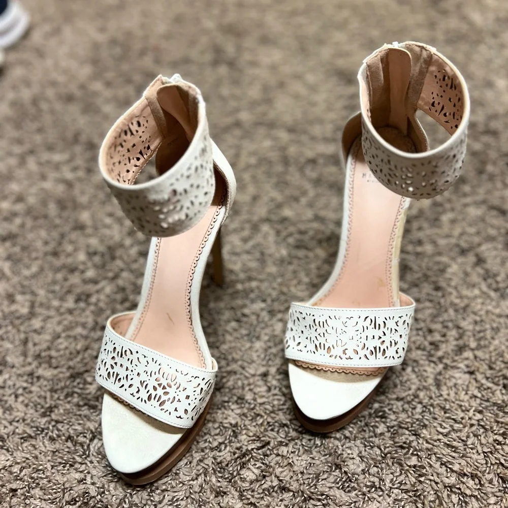 All white 7.5 Madison 6in high heels - Picture 4 of 4